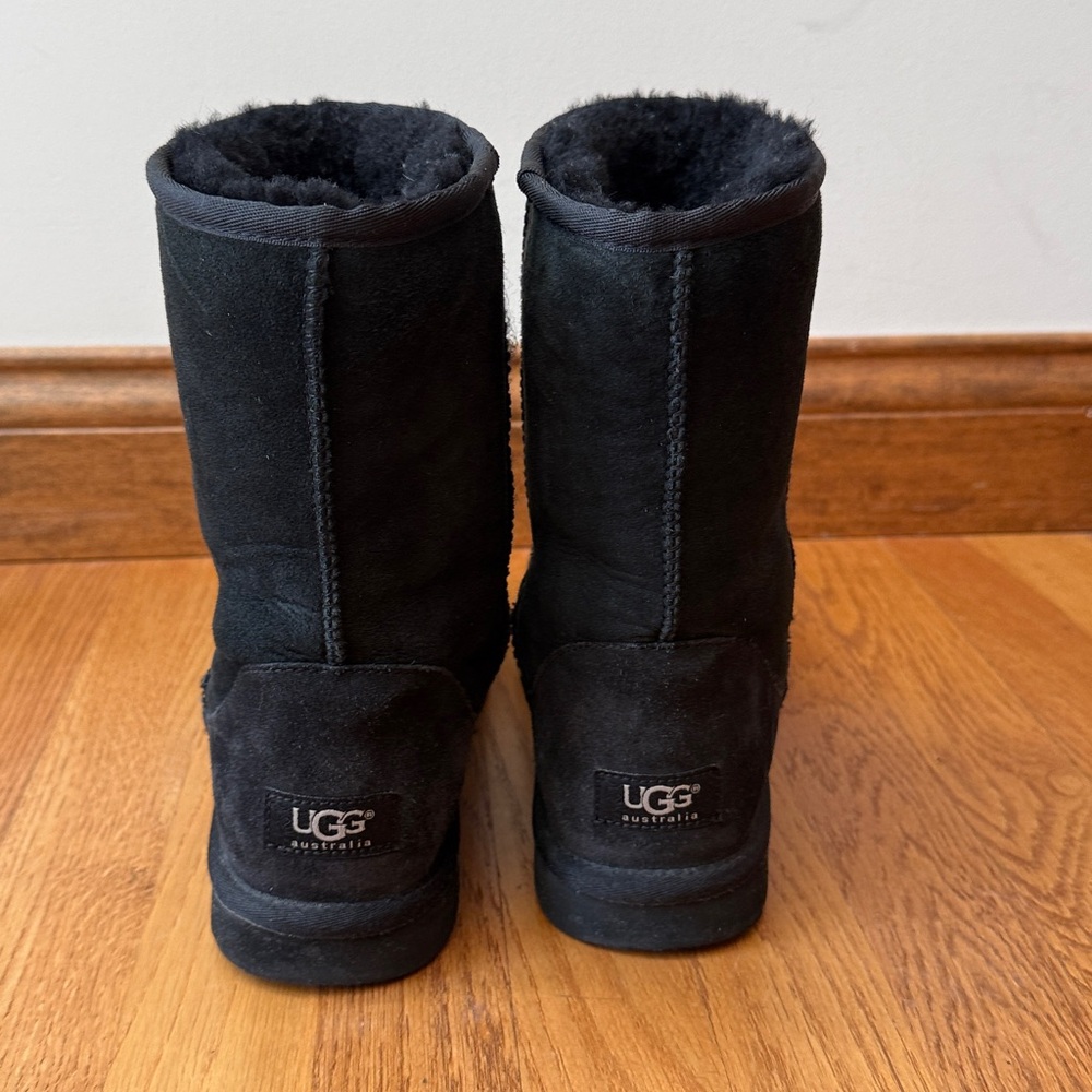 UGG Classic Short Black Pull On Boots Size 9 - Picture 6 of 13